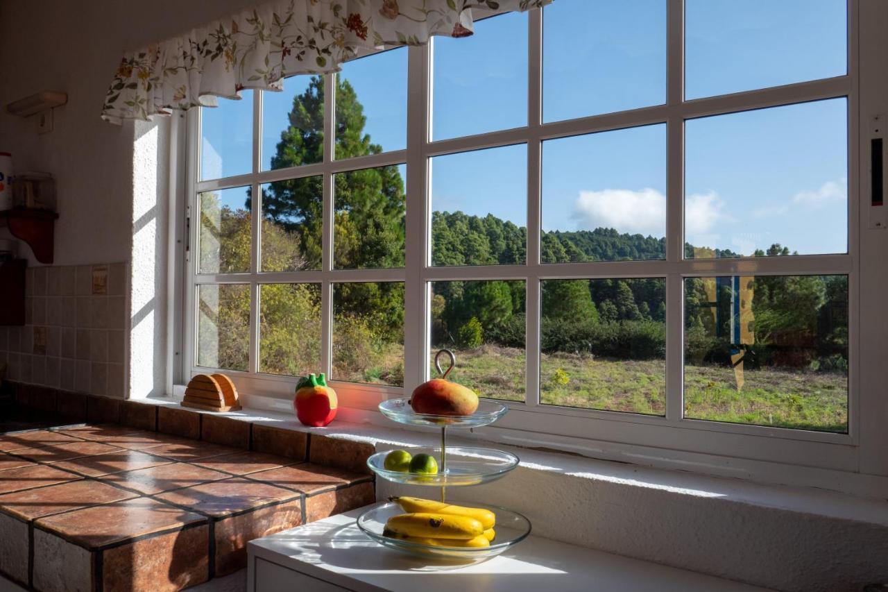 CASA ALBA, casa rústica en la colina con piscina-spa climatizada y vistas al mar Puntallana Exterior foto