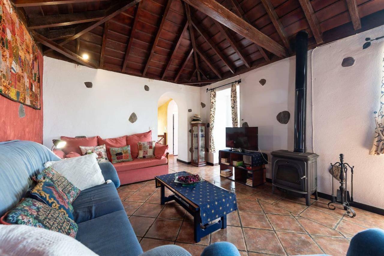 CASA ALBA, casa rústica en la colina con piscina-spa climatizada y vistas al mar Puntallana Exterior foto